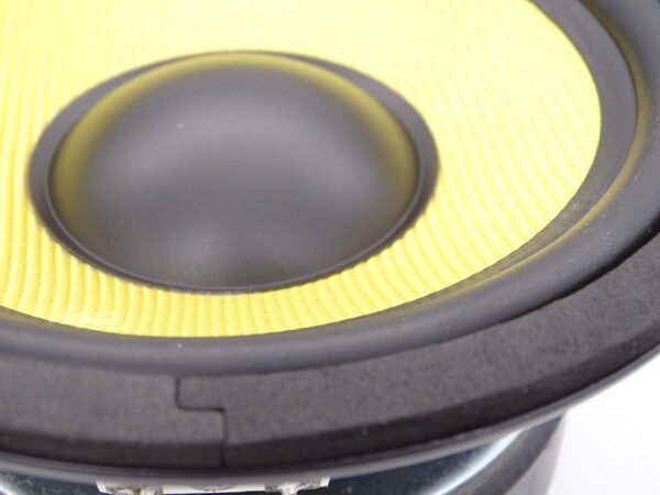 Haut-parleur 16,5 cm - 125 watts - 8 ohms - membrane kevlar - suspension caoutchouc